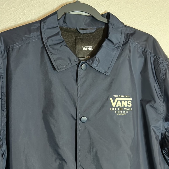 SOLD!!!!!!Vans Navy Windbreaker with Pockets and Adjustable Drawstring Chord! - Picture 3 of 9